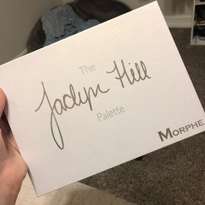 light used jaclyn hill x morphe eyeshadow palette